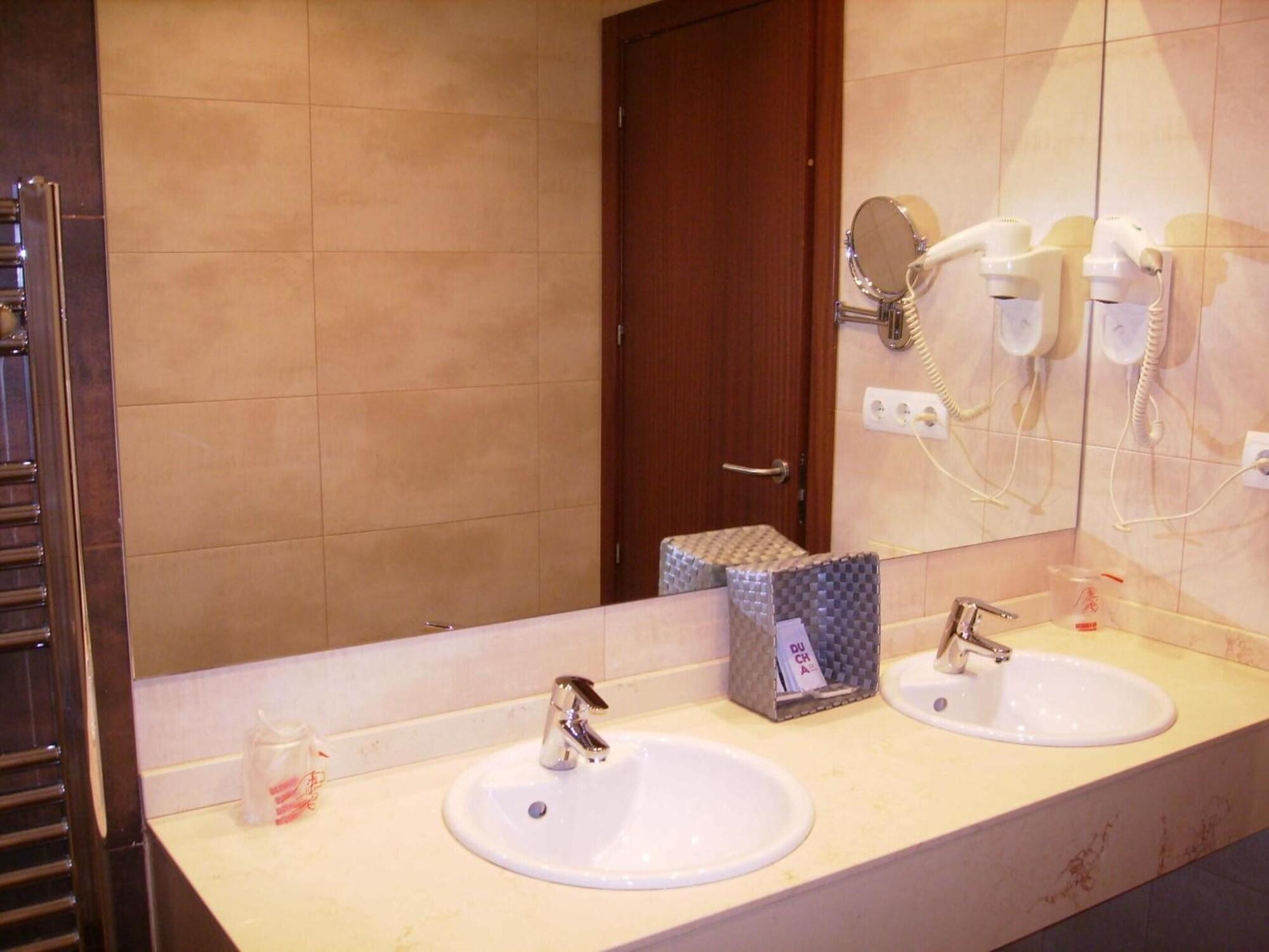 Hotel Roma Вальядолид Экстерьер фото