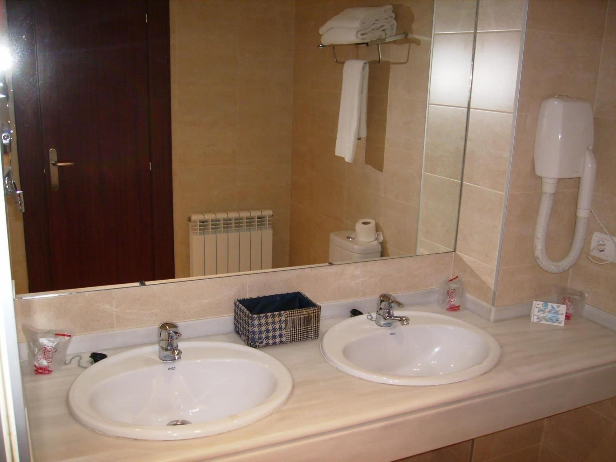 Hotel Roma Вальядолид Экстерьер фото